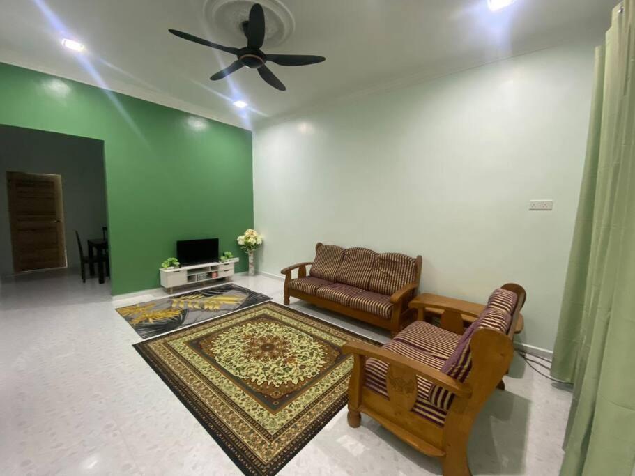 Homestay Kak Tiy Kuala Terengganu Bagian luar foto
